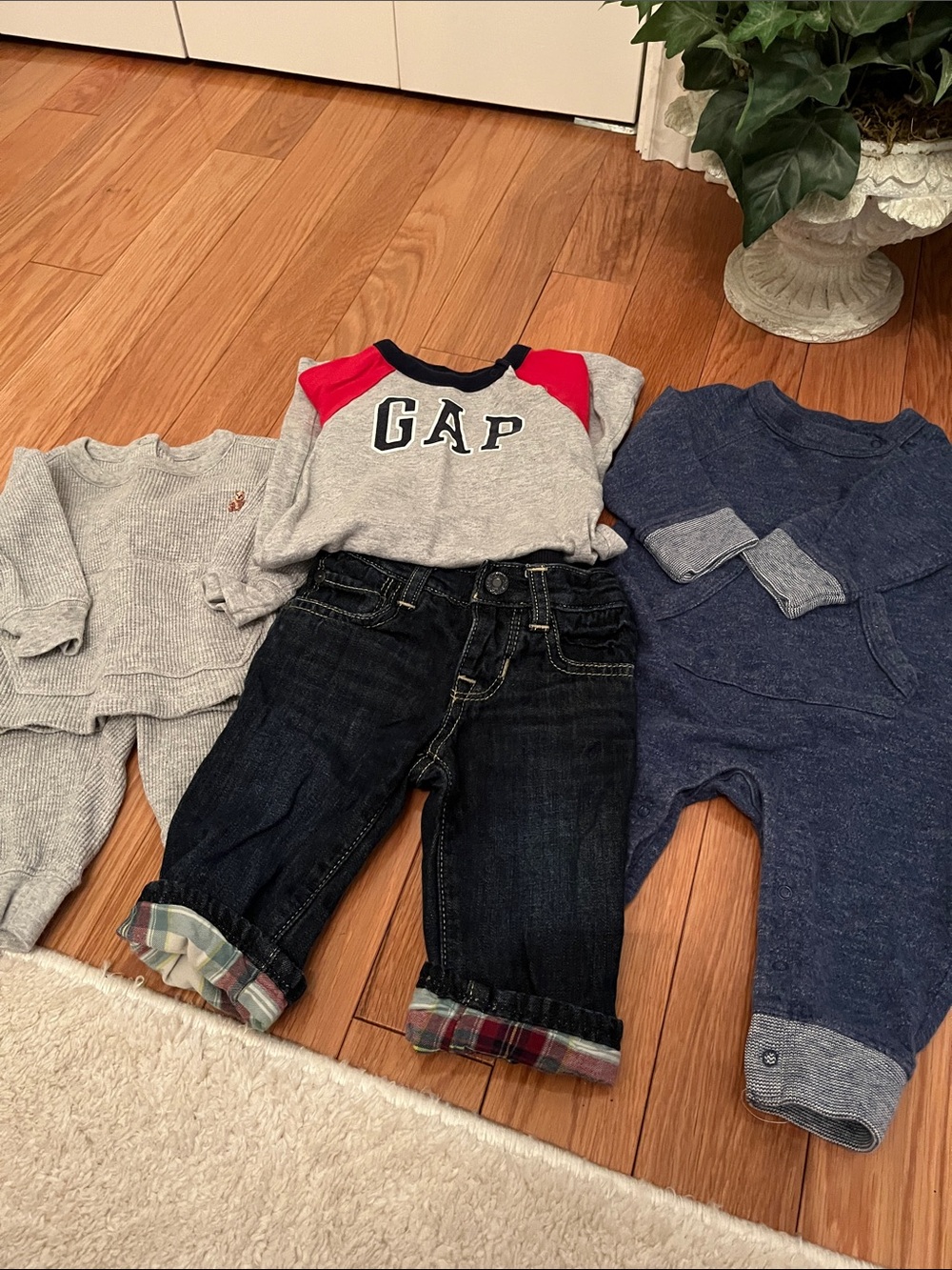 GAP Bundle one piece rompers, plaid lined jeans and 2 piece thermal set 3-6 mo